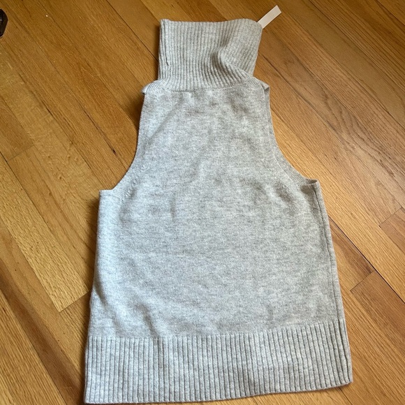 Madewell Hallowell Turtleneck Sweater Tank Small
NWT - Picture 8 of 8